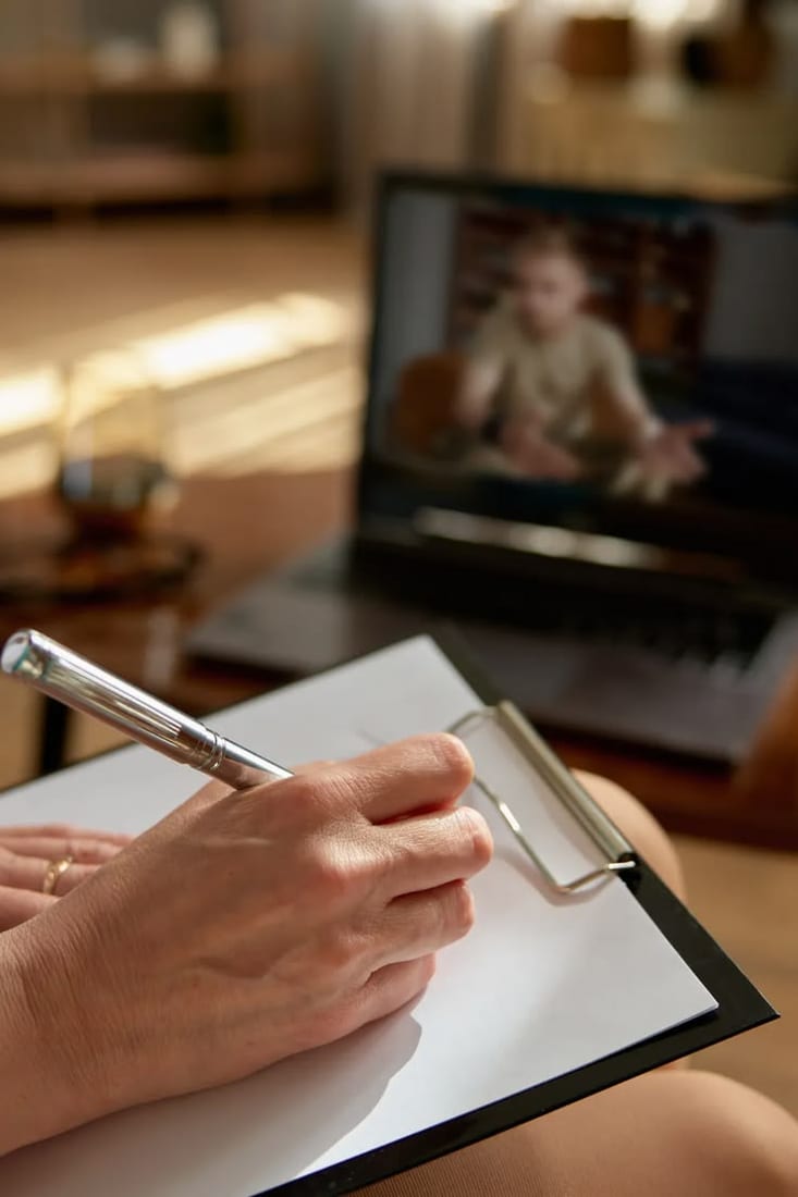 Atendimento online e presencial